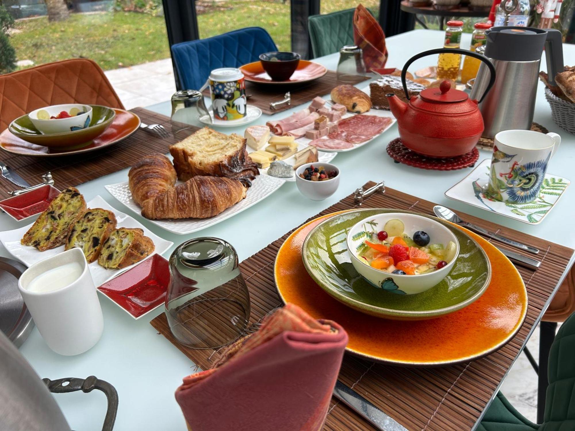 Les Suites Champenoises Tinqueux Kültér fotó