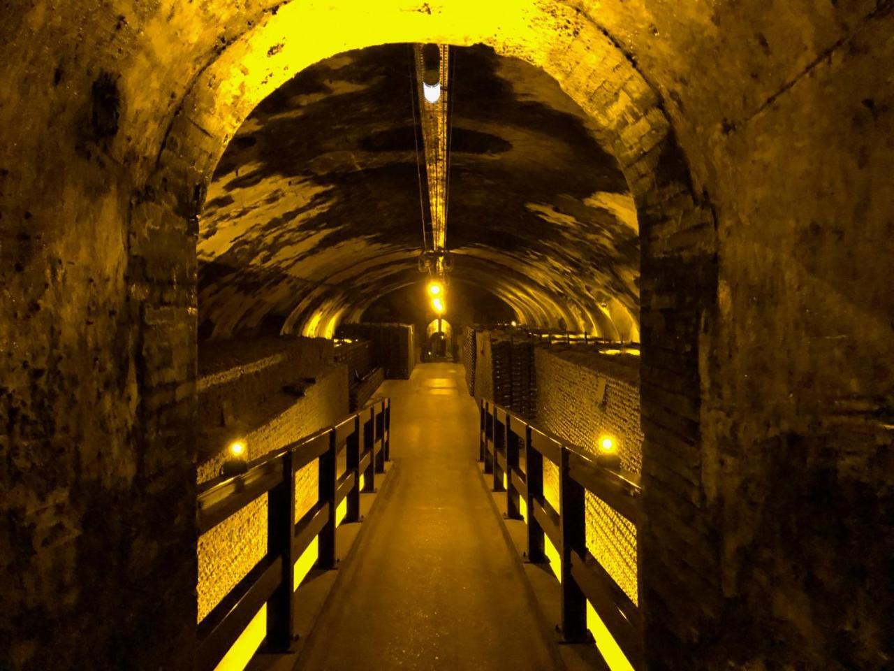 Les Suites Champenoises Tinqueux Kültér fotó